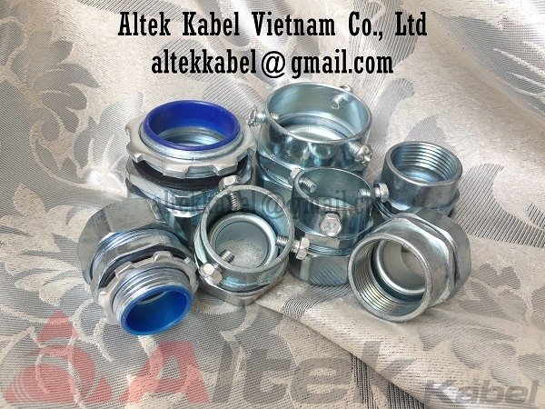 Flexible conduit connector to electrical panel